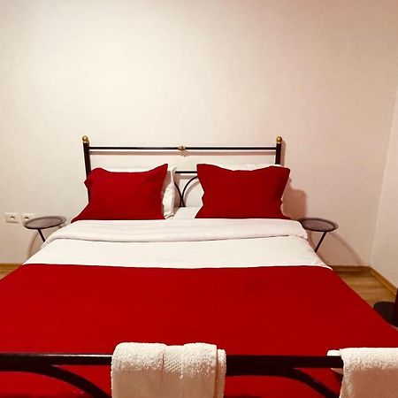 Hotel Drinos Tirana Bagian luar foto