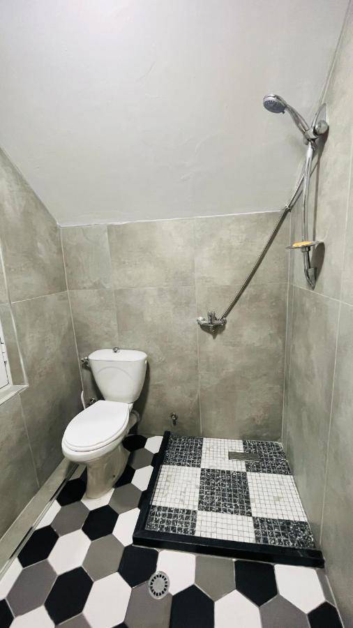 Hotel Drinos Tirana Bagian luar foto