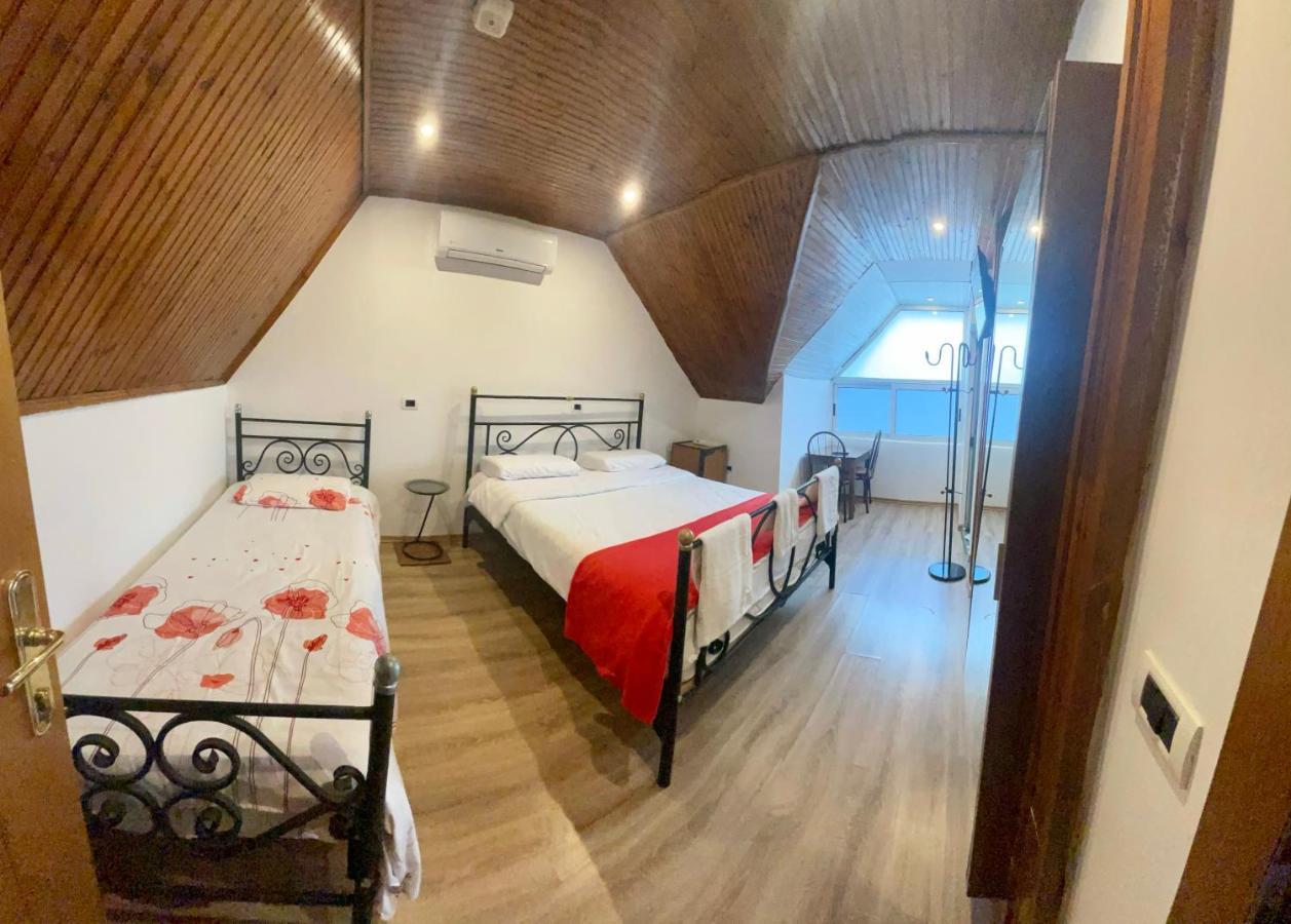 Hotel Drinos Tirana Bagian luar foto