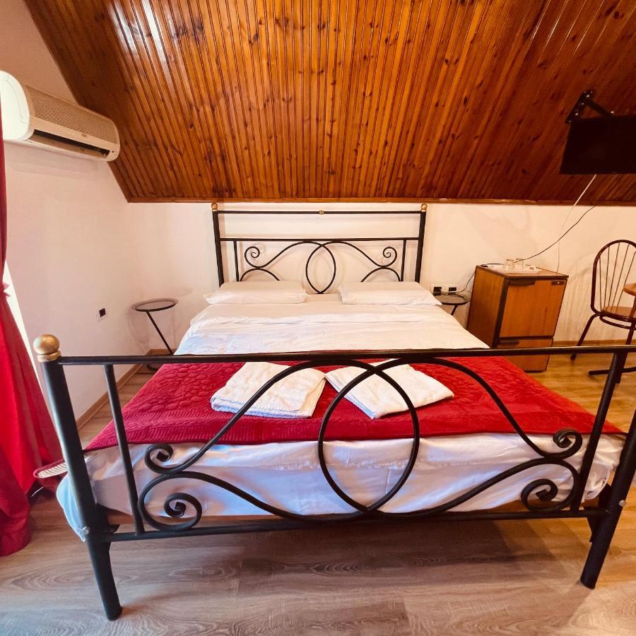 Hotel Drinos Tirana Bagian luar foto