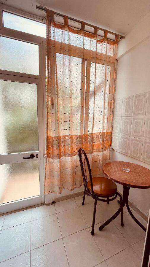 Hotel Drinos Tirana Bagian luar foto