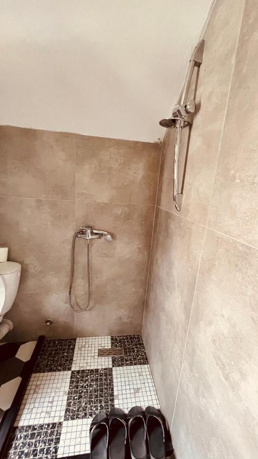 Hotel Drinos Tirana Bagian luar foto