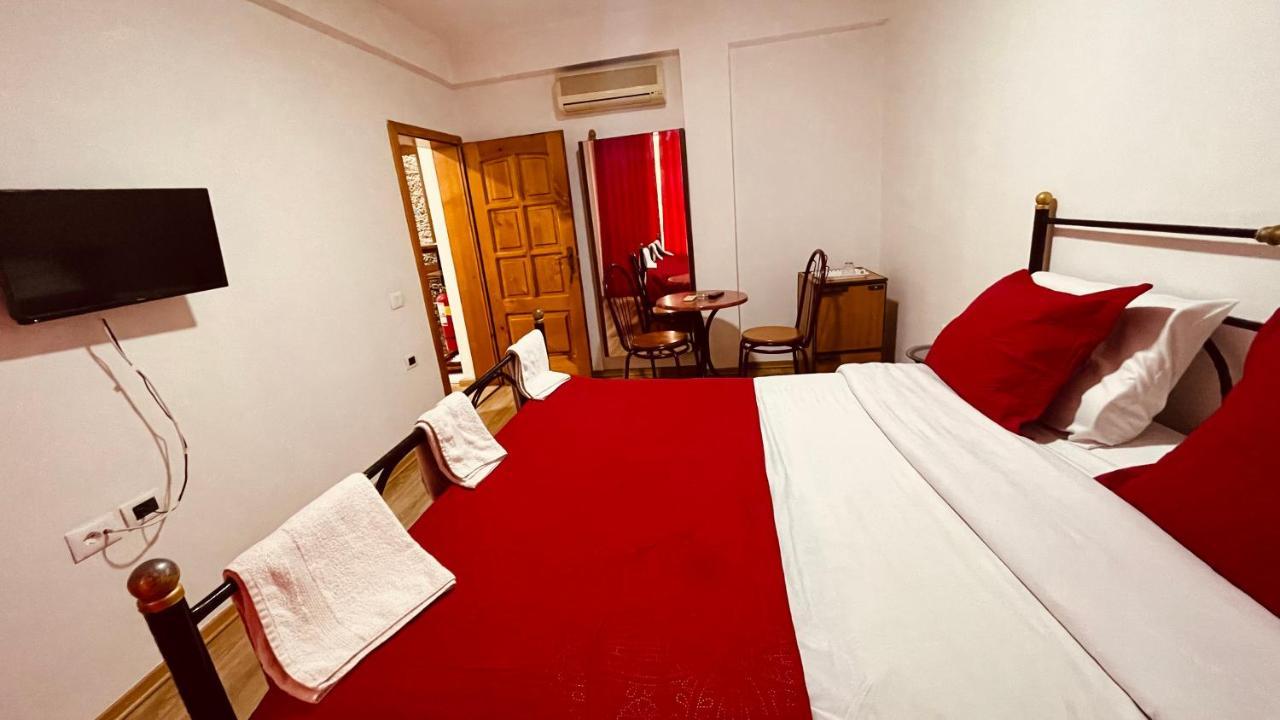 Hotel Drinos Tirana Bagian luar foto